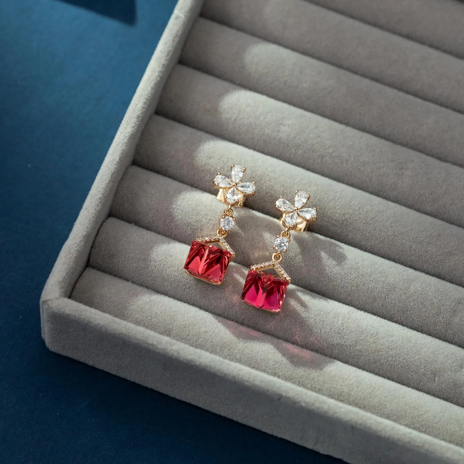 Austrian Crystal Dangle Earrings for Women Wedding Earrings18K Gold Plated Hypoallergenic Cubic Zirconia Flower Earrings for Brides Bridesmaids Prom Gift