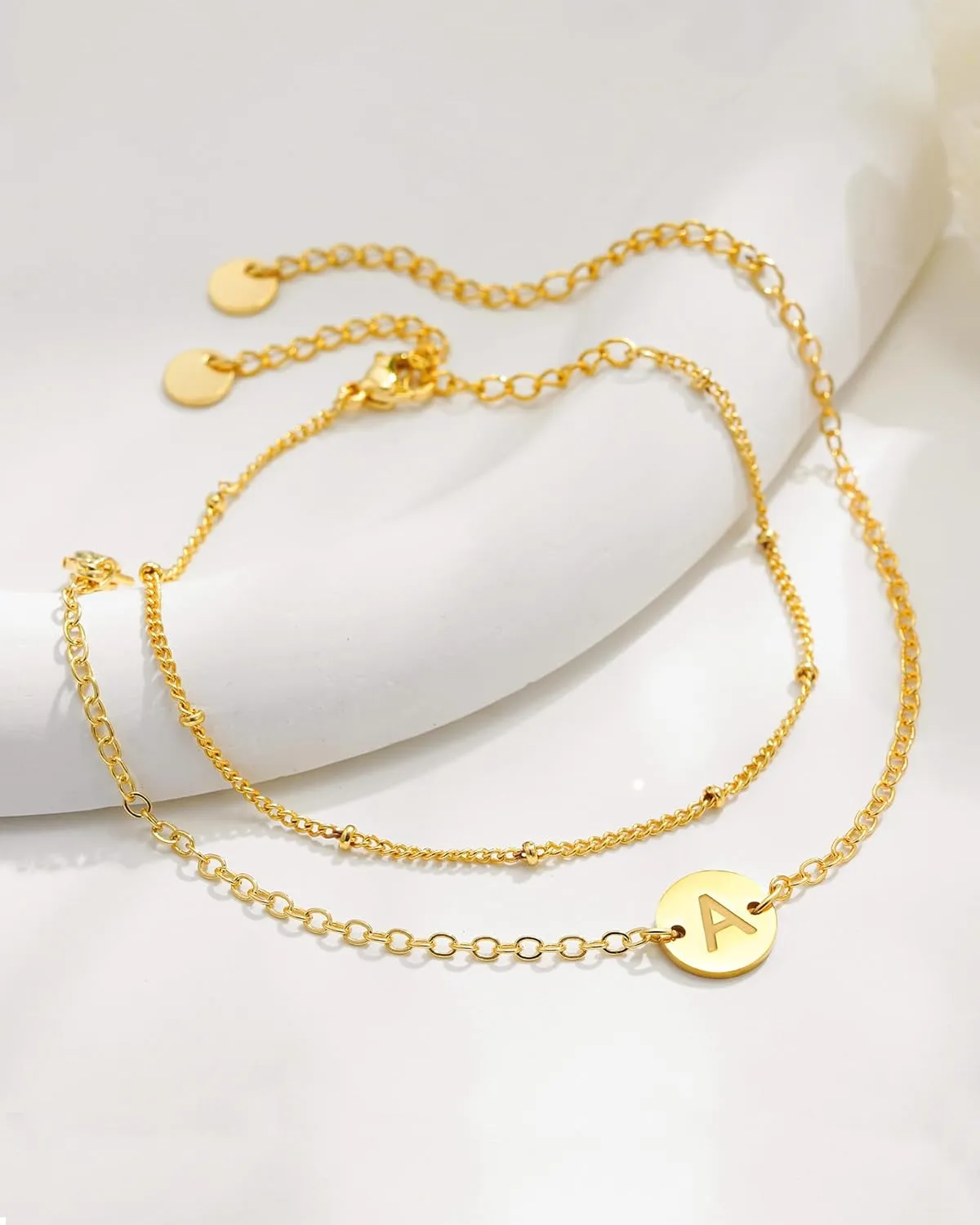 Gold Bracelets for Women Girls Gifts - 18K Gold Plated Letter Initial Bracelet Dainty Disc Monogram Charm Bracelet Gold Initial Bracelets for Women Teen Girl Gifts Trendy Stuff