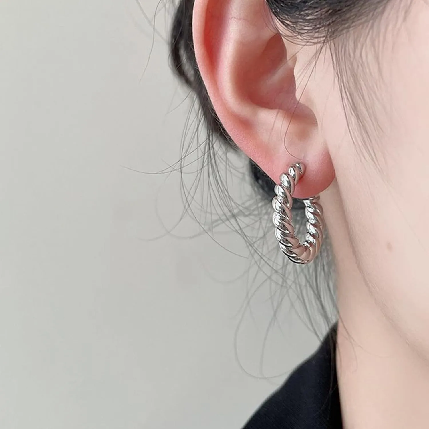 Gold Hoop Clip On Earrings for Women Twisted Thick Hoop Earrings Hypoallergenic Non Pierced Ears Hoops Jewelry