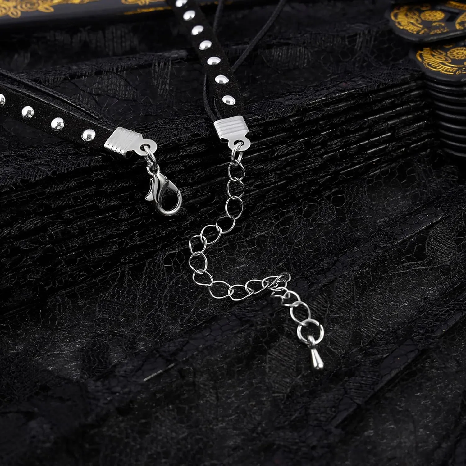Gothic Black Star Choker for Women, Rhinestone Cross Black Velvet Necklace, Vintage Jewelry for Women Girls