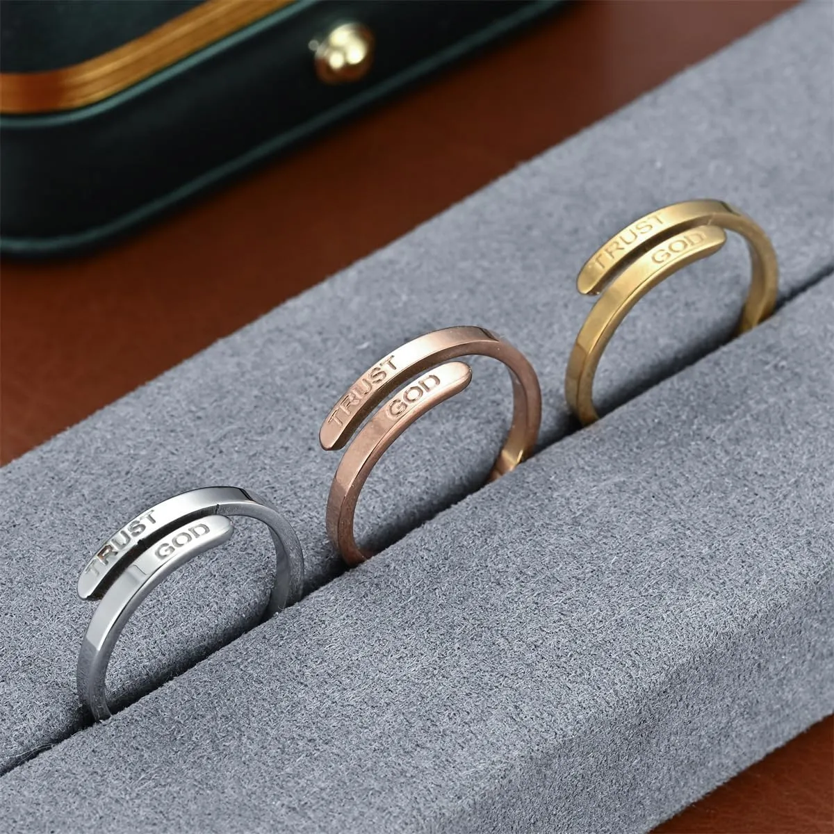 LIU JUN Trust God Ring For Women, Inspirational Ring Engraved TRUST GOD Fashion Stainless Steel Adjustable Religious Faith Rings for Women Men Jewelry Gifts