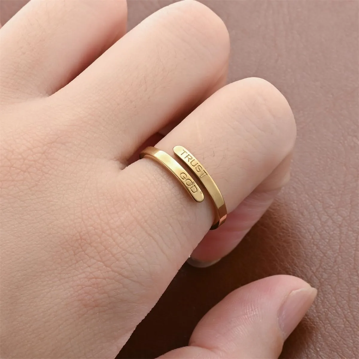 LIU JUN Trust God Ring For Women, Inspirational Ring Engraved TRUST GOD Fashion Stainless Steel Adjustable Religious Faith Rings for Women Men Jewelry Gifts