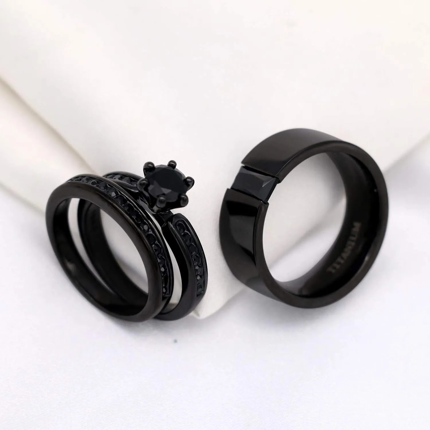 ringheart 2 Rings His and Hers Couple Rings Black Cz Rings Womens Wedding Ring Sets Titanium Steel Mens Wedding Bands