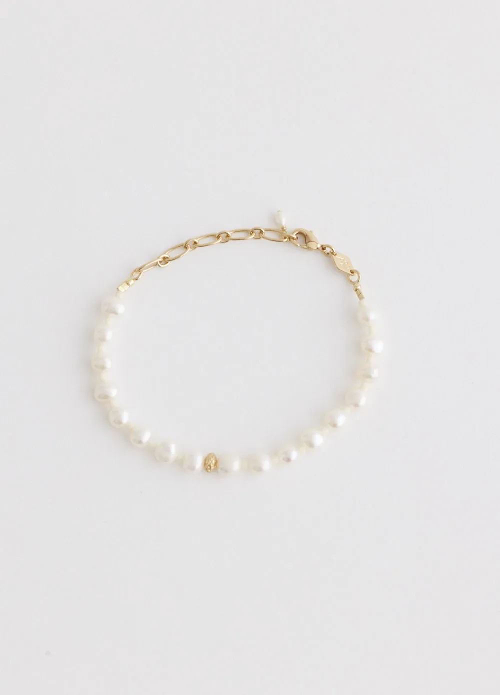 Stellar Pearly Bracelet