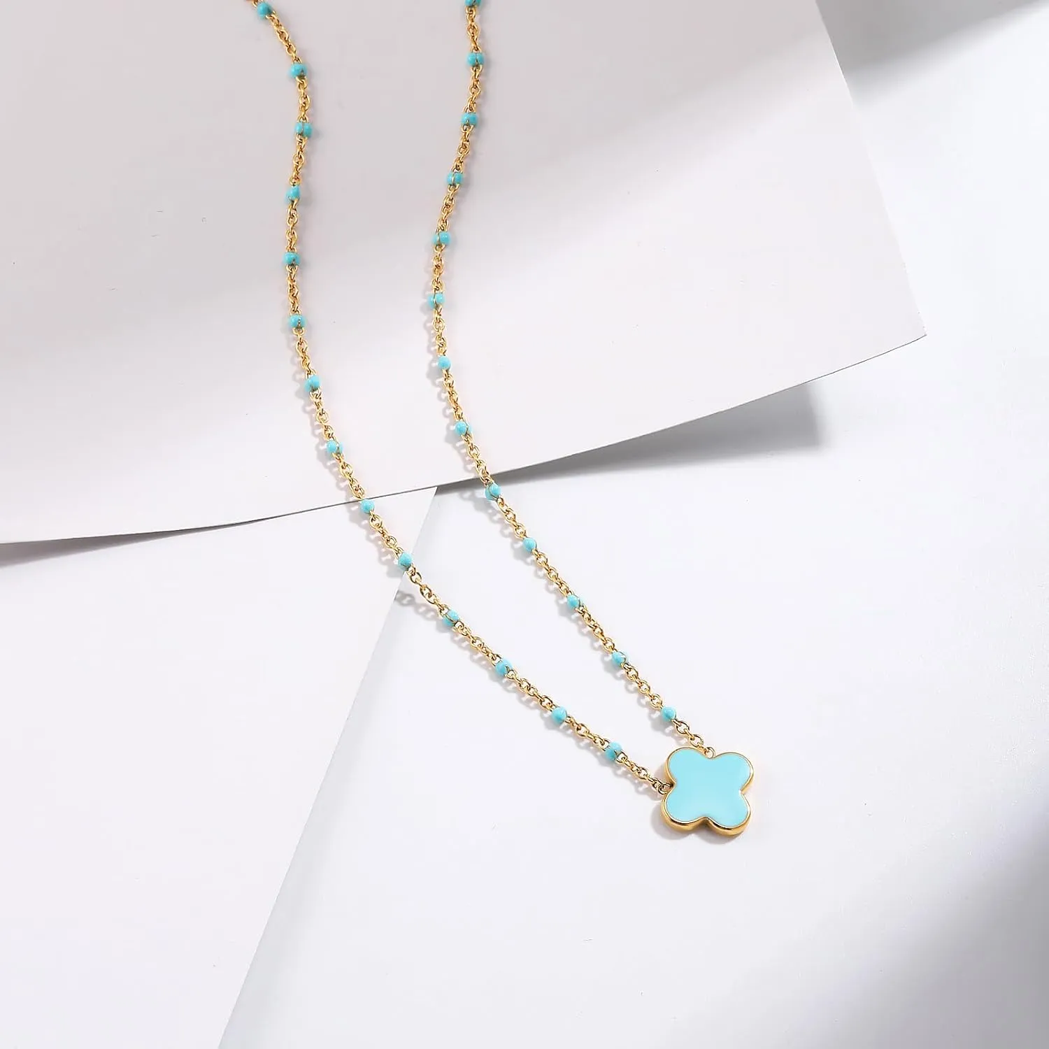 YADUDA Dainty Four Leaf Clover Choker Necklace Colorful Tiny Cute Clover Pendant Necklaces for Women 18K Gold Plated Stainless Steel Lucky 4 Leaf Pendant Jewelry