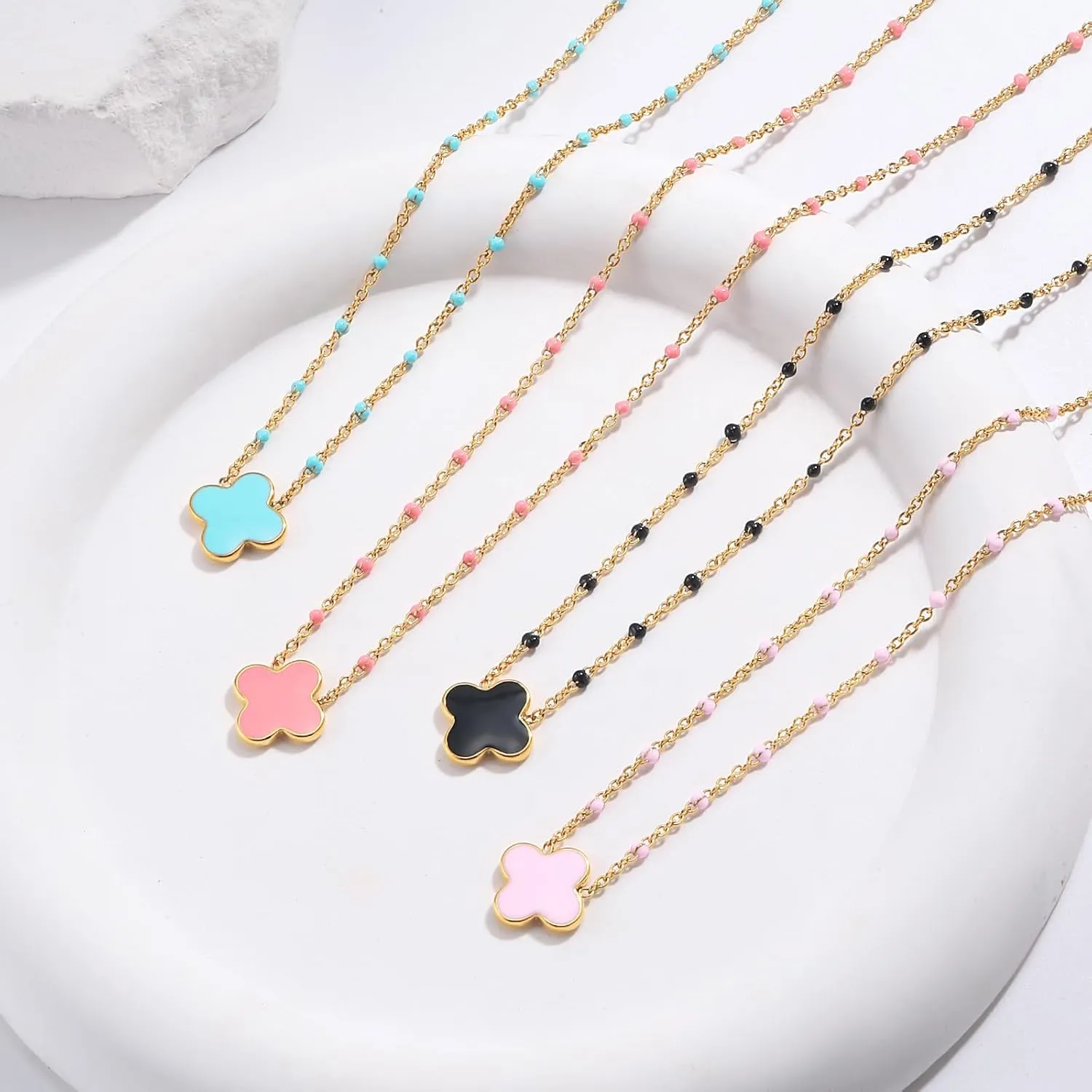 YADUDA Dainty Four Leaf Clover Choker Necklace Colorful Tiny Cute Clover Pendant Necklaces for Women 18K Gold Plated Stainless Steel Lucky 4 Leaf Pendant Jewelry